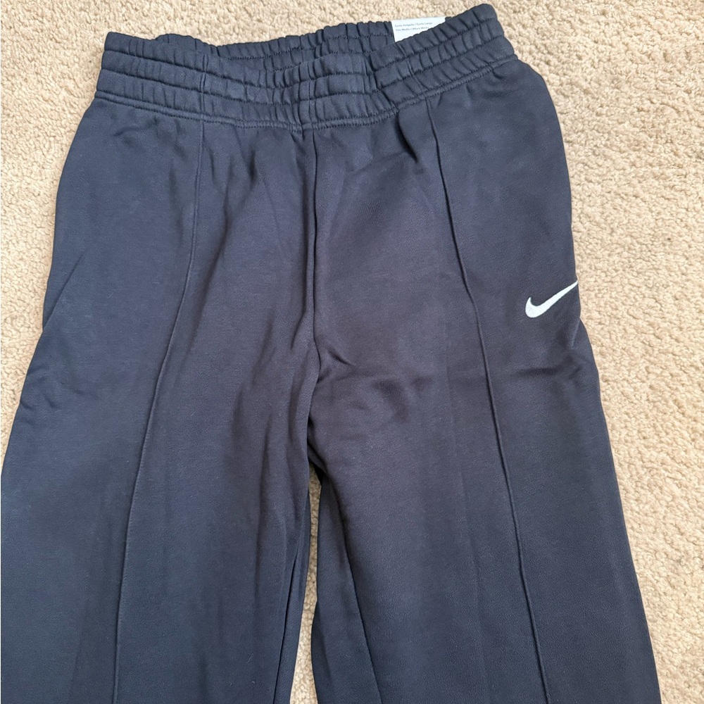 NWT Nike Sportswear Essential Collection Women's Fleece Pants - Picture 3 of 7